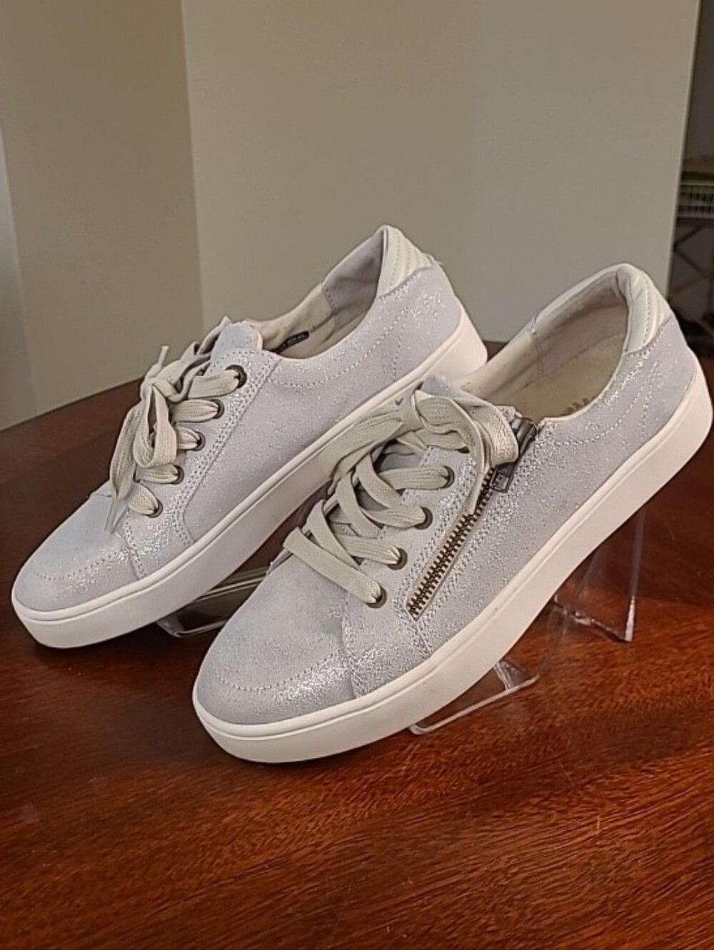 Revitalign Santa Catalina Wave Suede Orthotic Sneakers Silver Grey Women's 9 B